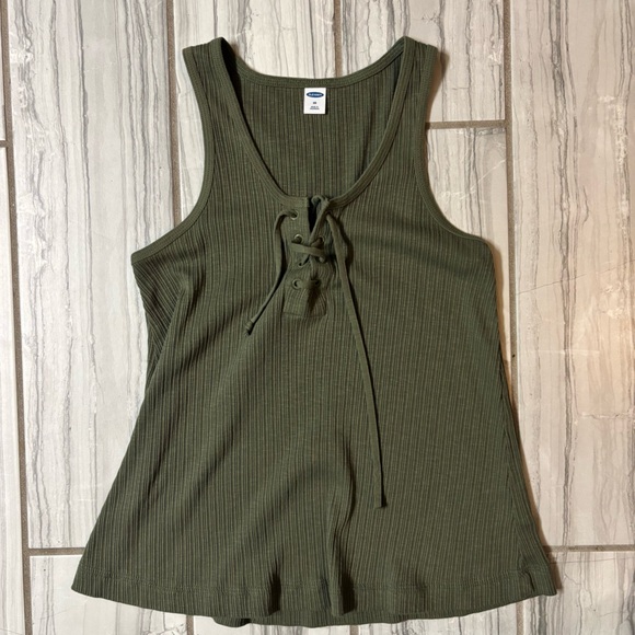 Old Navy Tops - Cute tank top